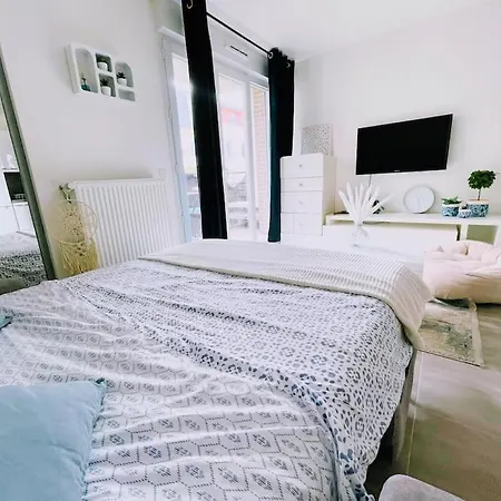 Cosy Balcon Paris&disney Apartment